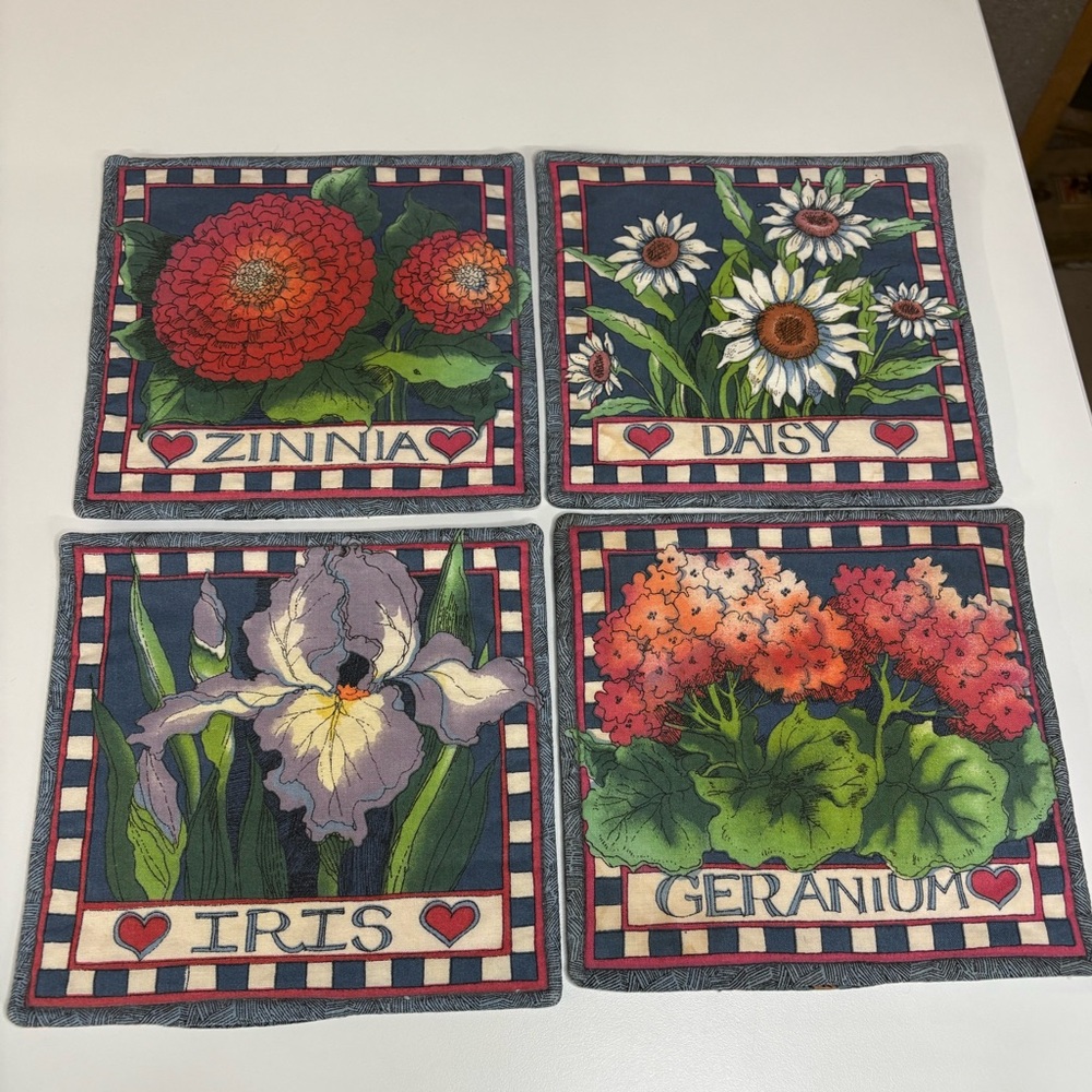 Vintage Flower Country  Cottagecore Fabric Pot Holders Set Of 4 Grandmacore